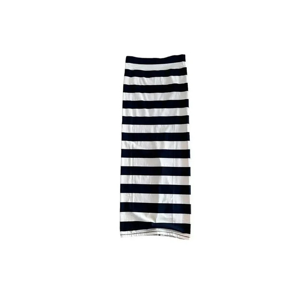 Free People Women's White and Black Striped maxi Size Medium - Picture 2 of 4